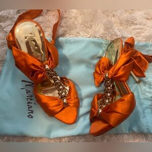 Marciano RARE guess satin strap gold chain heels size 7